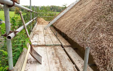 advantages of Winterbourne Steepleton thatch roofing